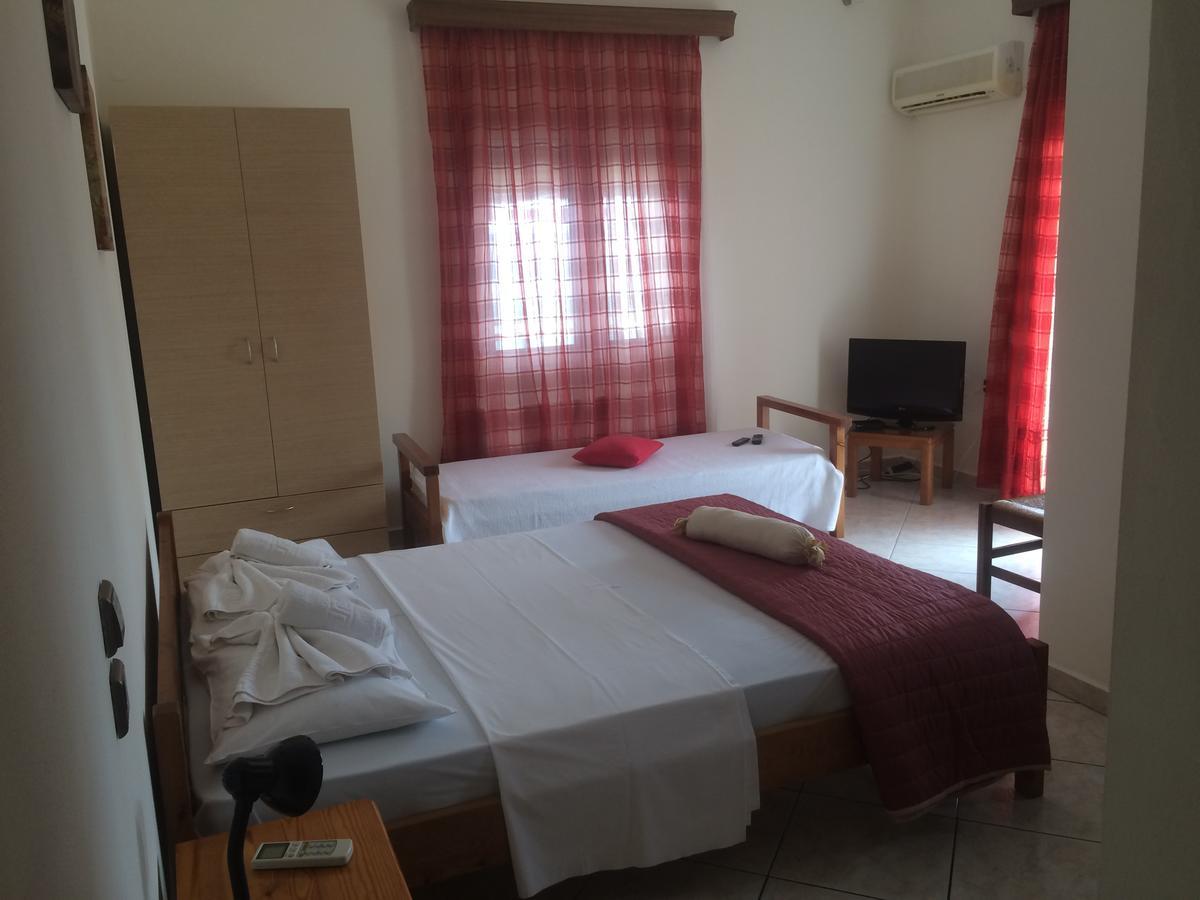 Molos Beach Rooms Kíssamos Exterior foto